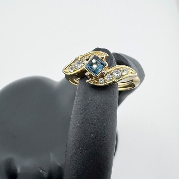 Vintage Blue Topaz Rhinestone Adjustable Ring Glamour Timeless Elegance Retro - Picture 2 of 7